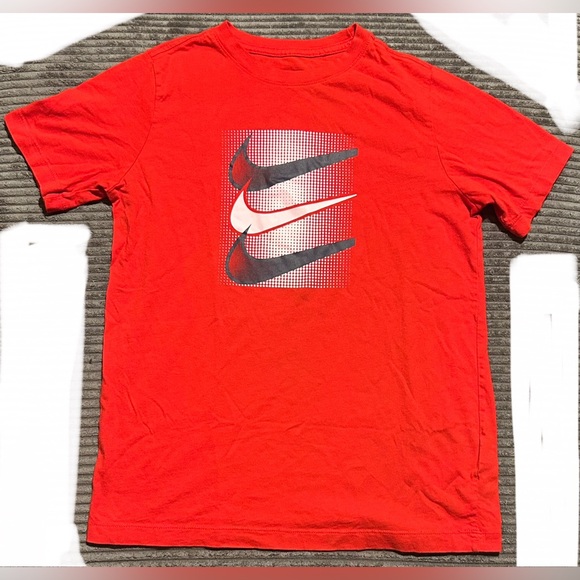 Boys XL The Nike Tee - Picture 1 of 3